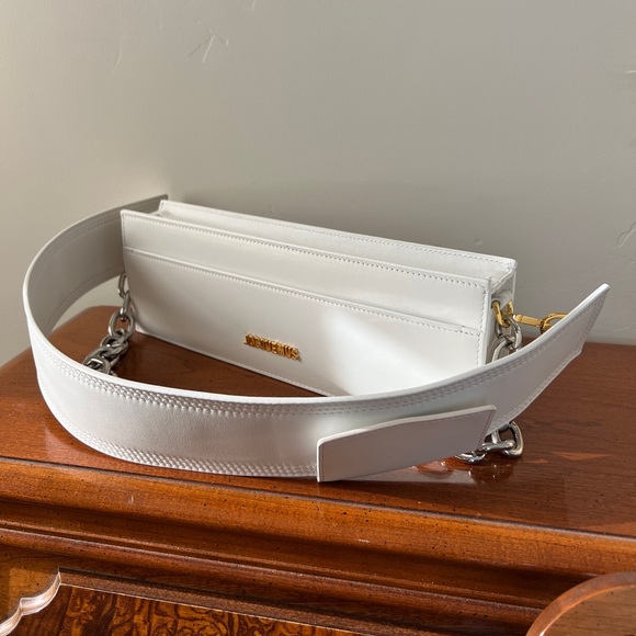 LIKE NEW AUTHENTIC JACQUEMUS Le Ciuciu Leather Shoulder Bag in White - Picture 6 of 11